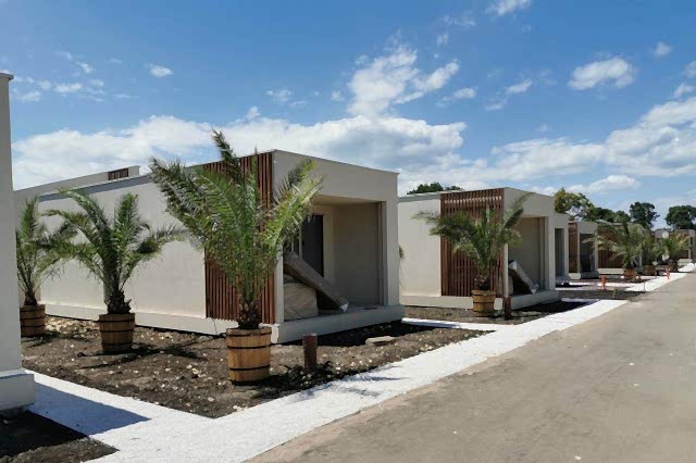 هيكل الفولاذ الخفيف في القرية السياحية