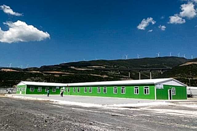 تم بناء مدارس المساعدات بسبب زلازل كهرمان مرعش